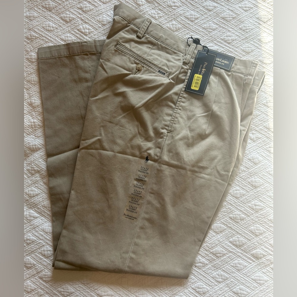 POLO  RALPH LAUREN CLASSIC PLEATED FIT PANTS.